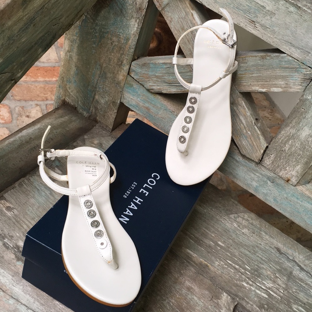 NWT COLE HAAN 
T-STRAP EFFIE SANDAL